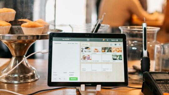 Tienda online y tienda física: cómo combinar su gestión